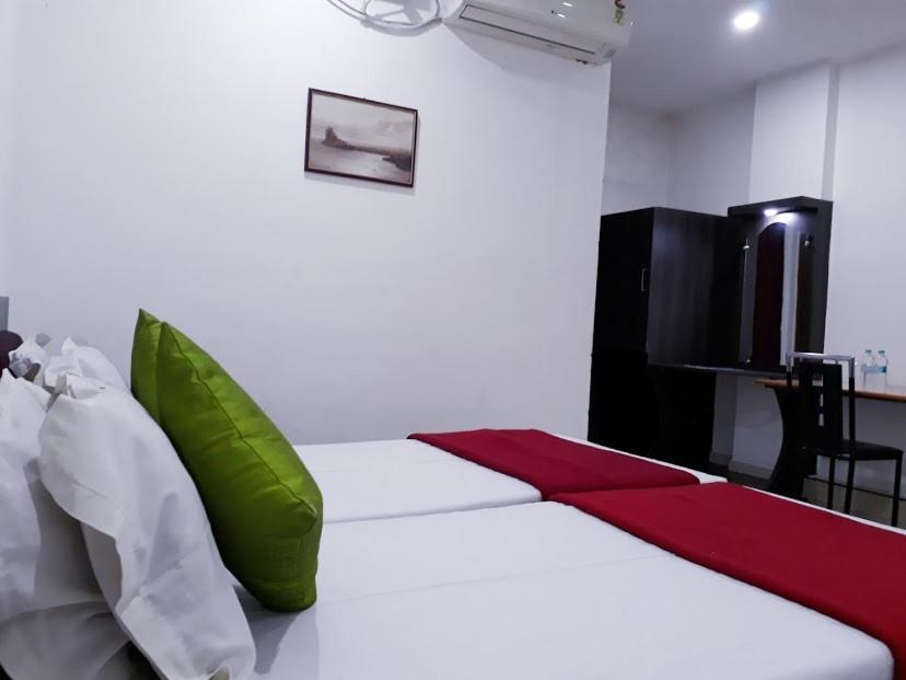 Hotel Executive Inn Hailakandi Værelse billede